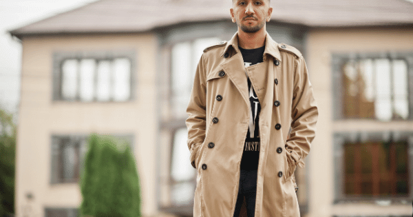 Trench Coats vs. Mac Coats: Which Is Better for a Sleek Look in BTM Layout?